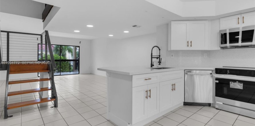 Кондоминиум с 2 спальнями в Майами, Флорида № 2006055