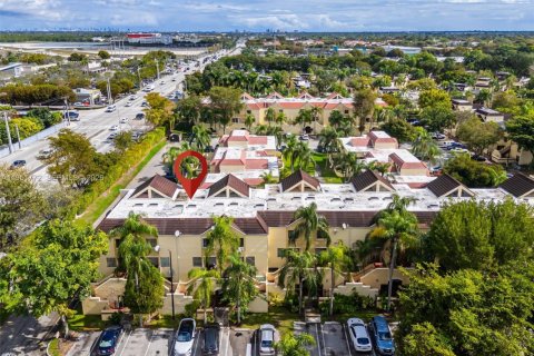 Снять в аренду кондоминиум в Майами, Флорида 2 спальни, 112.78м2, № 2006055 - фото 22