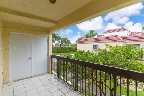 Снять в аренду кондоминиум в Майами, Флорида 2 спальни, 112.78м2, № 2006055 - фото 17