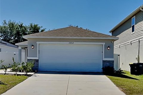 House in Davenport, Florida 4 bedrooms, 152.08 sq.m. № 2197273