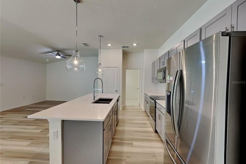 House in Davenport, Florida 4 bedrooms, 152.08 sq.m. № 2197273 - photo 6