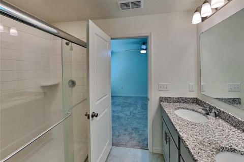 House in Davenport, Florida 4 bedrooms, 152.08 sq.m. № 2197273 - photo 10