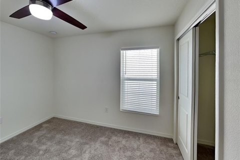 House in Davenport, Florida 4 bedrooms, 152.08 sq.m. № 2197273 - photo 12