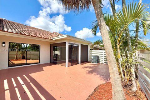 House in Boca Raton, Florida 3 bedrooms, 140.65 sq.m. № 1891619 - photo 18