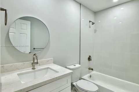 House in Boca Raton, Florida 3 bedrooms, 140.65 sq.m. № 1891619 - photo 15