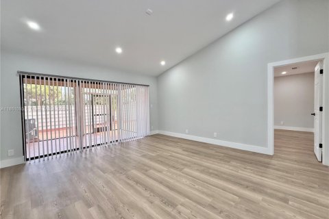 House in Boca Raton, Florida 3 bedrooms, 140.65 sq.m. № 1891619 - photo 8