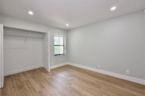 House in Boca Raton, Florida 3 bedrooms, 140.65 sq.m. № 1891619 - photo 11