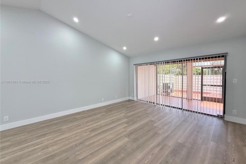House in Boca Raton, Florida 3 bedrooms, 140.65 sq.m. № 1891619 - photo 10