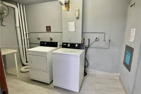 Copropriété à louer à Hallandale Beach, Floride: 2 chambres, 112.41 m2 № 2051555 - photo 16