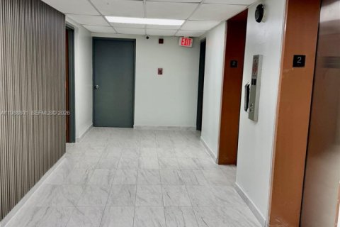 Copropriété à louer à Hallandale Beach, Floride: 2 chambres, 112.41 m2 № 2051555 - photo 13