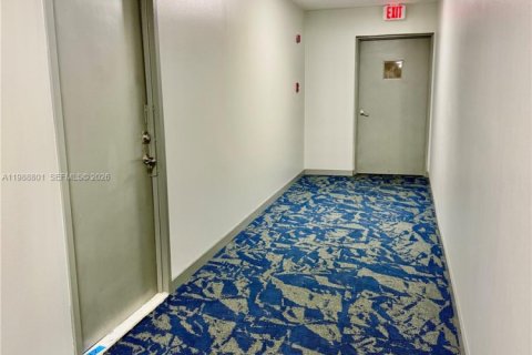 Copropriété à louer à Hallandale Beach, Floride: 2 chambres, 112.41 m2 № 2051555 - photo 14