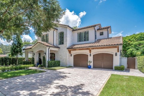 House in Winter Park, Florida 5 bedrooms, 294.87 sq.m. № 1843129 - photo 2