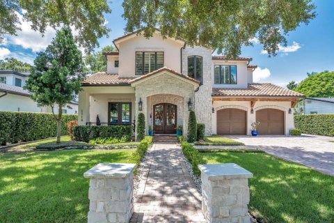 House in Winter Park, Florida 5 bedrooms, 294.87 sq.m. № 1843129 - photo 3