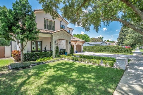 House in Winter Park, Florida 5 bedrooms, 294.87 sq.m. № 1843129 - photo 4