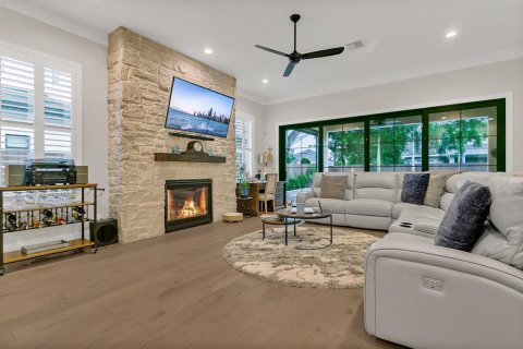 House in Winter Park, Florida 5 bedrooms, 294.87 sq.m. № 1843129 - photo 8