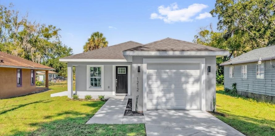 House in Sanford, Florida 3 bedrooms, 112.32 sq.m. № 2094991