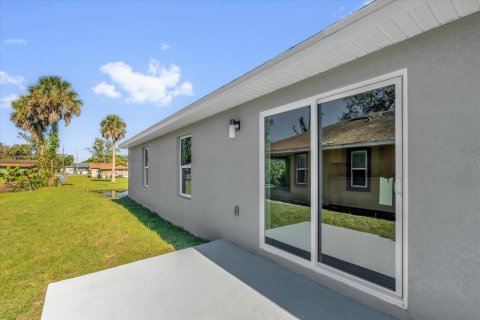 House in Sanford, Florida 3 bedrooms, 112.32 sq.m. № 2094991 - photo 21