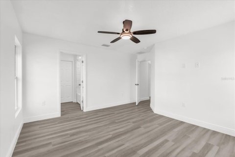 House in Sanford, Florida 3 bedrooms, 112.32 sq.m. № 2094991 - photo 17