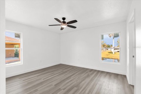 House in Sanford, Florida 3 bedrooms, 112.32 sq.m. № 2094991 - photo 16