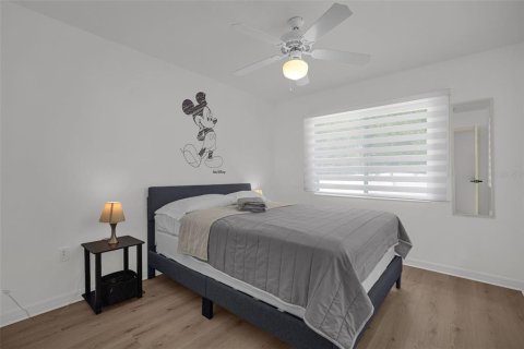 House in Davenport, Florida 4 bedrooms, 122.63 sq.m. № 2349668 - photo 13