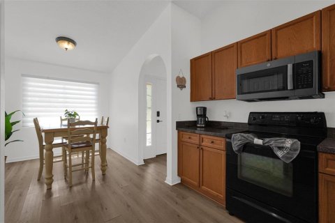House in Davenport, Florida 4 bedrooms, 122.63 sq.m. № 2349668 - photo 10