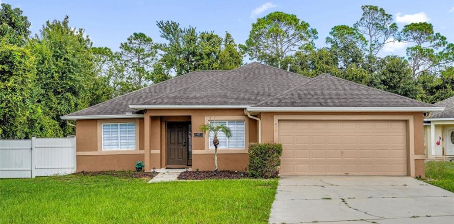 House in Davenport, Florida 4 bedrooms, 122.63 sq.m. № 2349668