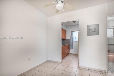 Снять в аренду квартиру в Майами-Бич, Флорида 51.1м2, № 1949259 - фото 4