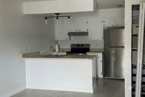 Apartamento en alquiler en Ocala, Florida, 2 dormitorios, 317.45 m2 № 2285653 - foto 4