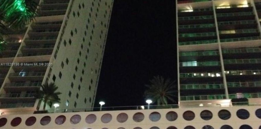 Condo à Miami, Floride, 2 chambres № 1779534