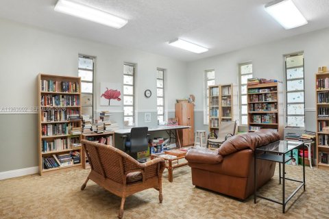 Condo in Lauderdale Lakes, Florida, 1 bedroom  № 2025572 - photo 24