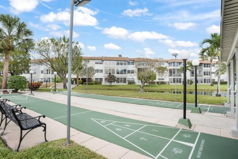 Condo in Lauderdale Lakes, Florida, 1 bedroom  № 2025572 - photo 20