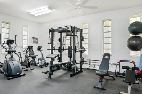 Condo in Lauderdale Lakes, Florida, 1 bedroom  № 2025572 - photo 22