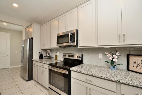 House in Lake Alfred, Florida 5 bedrooms, 288.55 sq.m. № 1840570 - photo 5