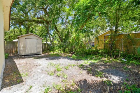 House in Tampa, Florida 4 bedrooms, 115.2 sq.m. № 1799924 - photo 9