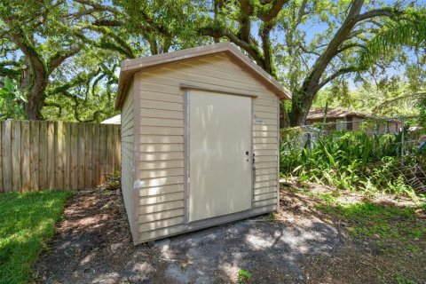 House in Tampa, Florida 4 bedrooms, 115.2 sq.m. № 1799924 - photo 13
