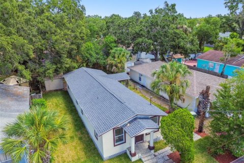 House in Tampa, Florida 4 bedrooms, 115.2 sq.m. № 1799924 - photo 23