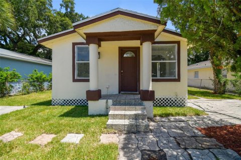 House in Tampa, Florida 4 bedrooms, 115.2 sq.m. № 1799924 - photo 5