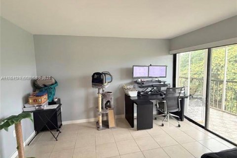 Condo in Plantation, Florida, 2 bedrooms № 2079424 - photo 7
