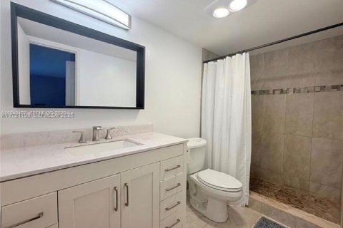 Condo in Plantation, Florida, 2 bedrooms № 2079424 - photo 22