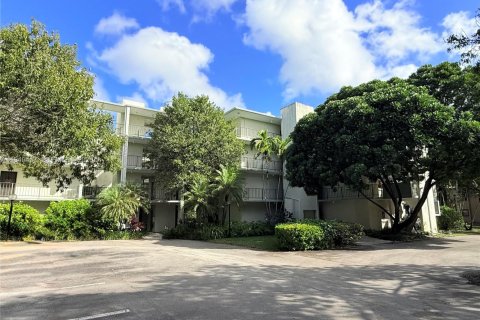 Condo in Plantation, Florida, 2 bedrooms № 2079424 - photo 27