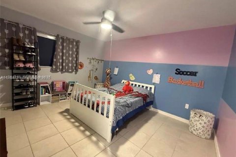 Condo in Plantation, Florida, 2 bedrooms № 2079424 - photo 16