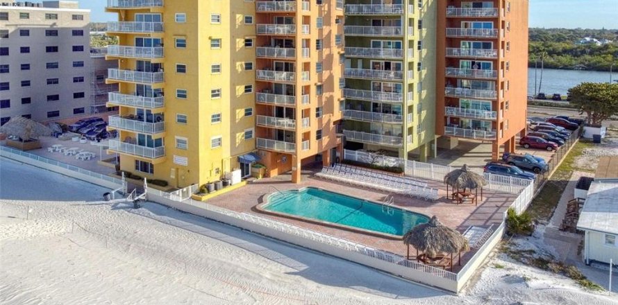 Condo à Indian Shores, Floride, 2 chambres № 2094202