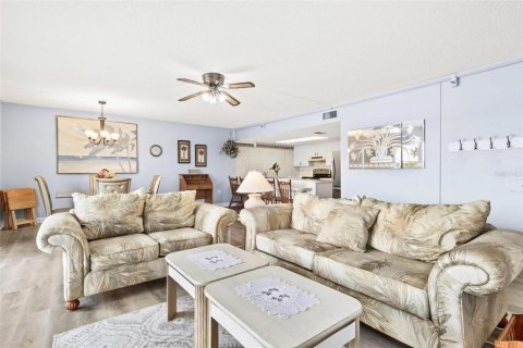 Copropriété à vendre à Indian Shores, Floride: 2 chambres, 104.98 m2 № 2094202 - photo 9