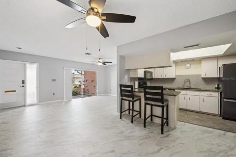 Copropriété à louer à Pinellas Park, Floride: 2 chambres, 97.55 m2 № 1885936 - photo 4