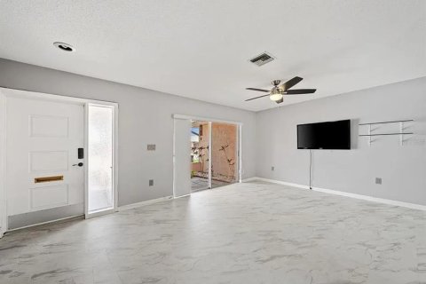 Copropriété à louer à Pinellas Park, Floride: 2 chambres, 97.55 m2 № 1885936 - photo 3