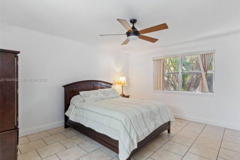 Villa ou maison à vendre à Miami, Floride: 3 chambres, 134.62 m2 № 2004032 - photo 13