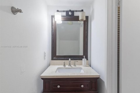 Villa ou maison à vendre à Miami, Floride: 3 chambres, 134.62 m2 № 2004032 - photo 11