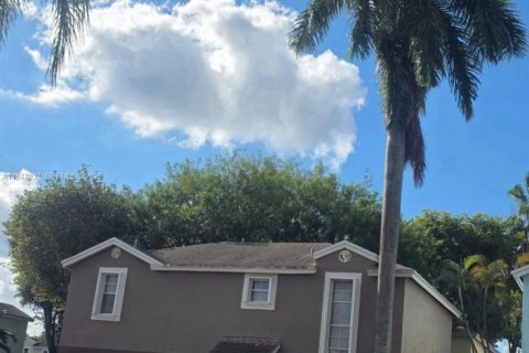 Villa ou maison à vendre à Miami, Floride: 3 chambres, 134.62 m2 № 2004032 - photo 2