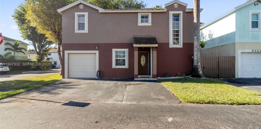 Villa ou maison à Miami, Floride 3 chambres, 134.62 m2 № 2004032