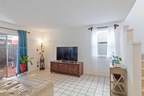 Villa ou maison à vendre à Miami, Floride: 3 chambres, 134.62 m2 № 2004032 - photo 4